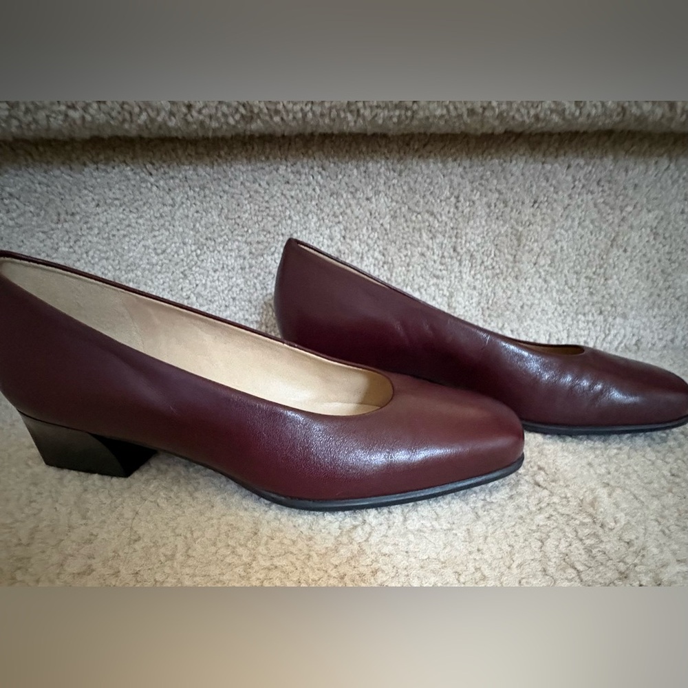 👠SHOE SALE‼️Naturalizer in Burgundy Leather. Sz 5M